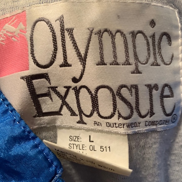 Vintage Windbreaker - Picture 2 of 7